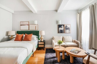 Building Photo - 240 W 73rd St