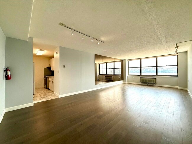 Building Photo - 7004 JFK Blvd E