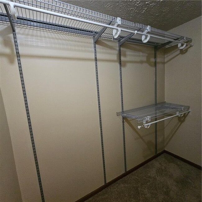 Building Photo - 20 Brooks Ln