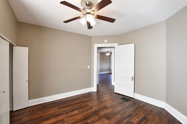 Building Photo - 319 W Lee St