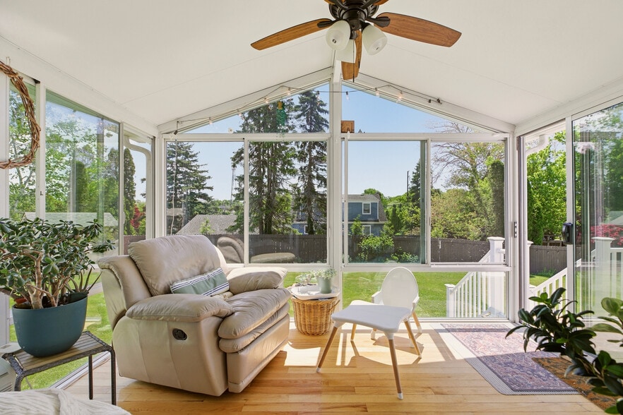 Sun room - 51 Pleasant St