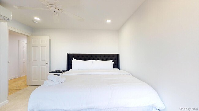 Building Photo - 750 Dune Rd