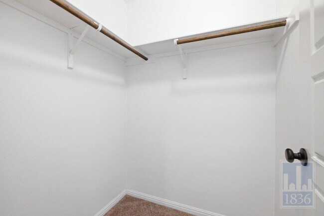 Building Photo - 2304 S Lakeline Blvd