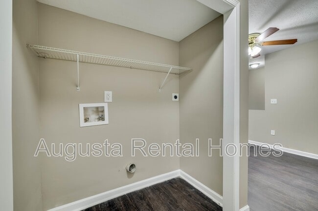 Building Photo - 2451 Jennings Rd