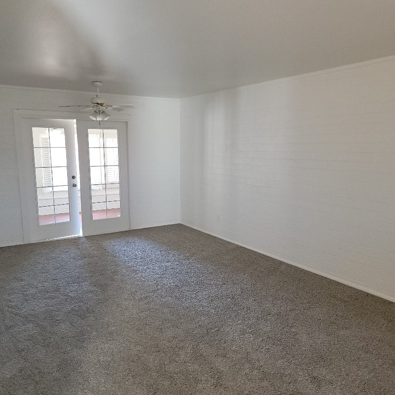 Building Photo - 10613 W El Rancho Dr