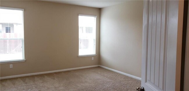Building Photo - 16405 Pienza Dr