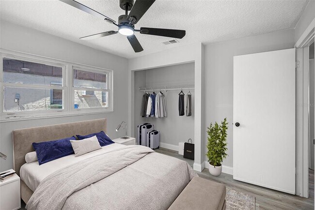 Building Photo - 2105 9th St NE