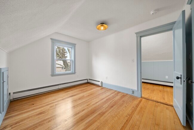 Building Photo - 69 Endicott St