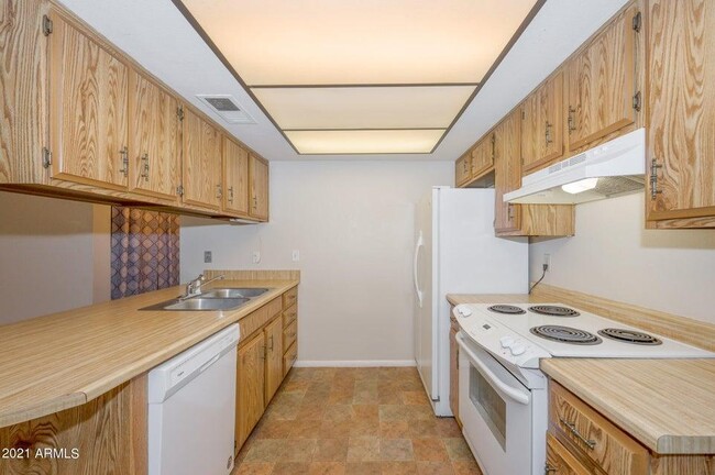 Building Photo - 1262 N 84th Pl