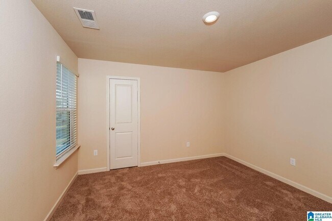Building Photo - 430 Clover Cir