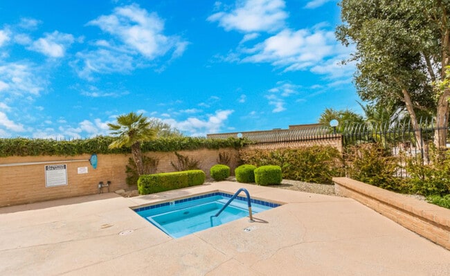 Building Photo - Calle Norlo