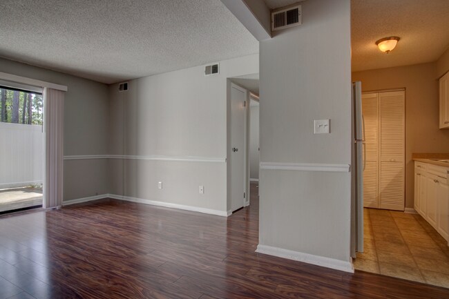 Building Photo - 950 Forestbrook Rd