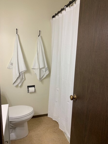 Building Photo - 617 4th St