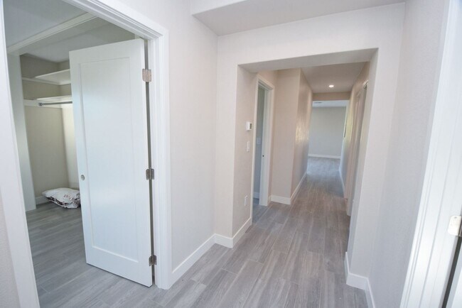 Building Photo - 522 N. 12TH ST.