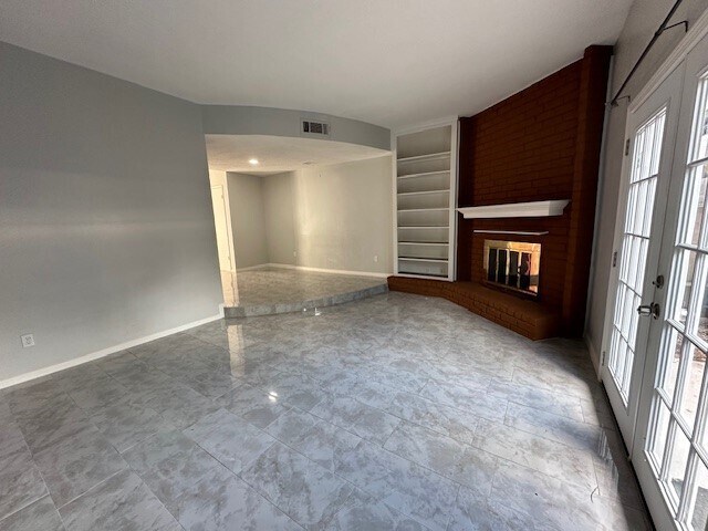 Building Photo - 7700 Creekbend Dr