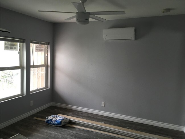 Building Photo - 1838 E 7th St