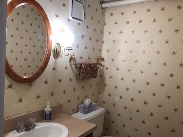 Building Photo - 200 Market St