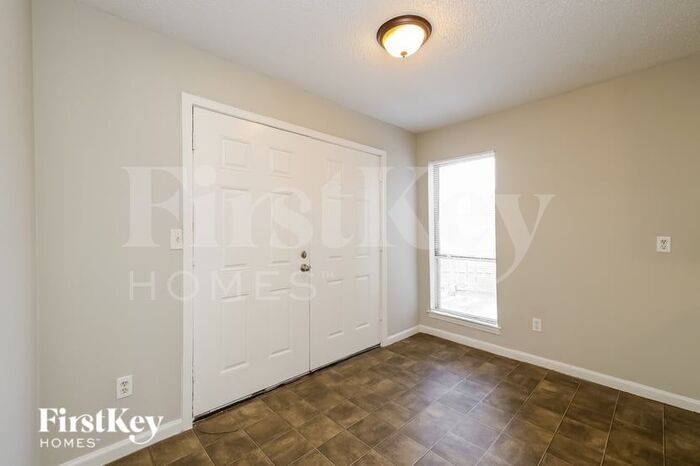 Building Photo - 4299 Crescent Park Dr