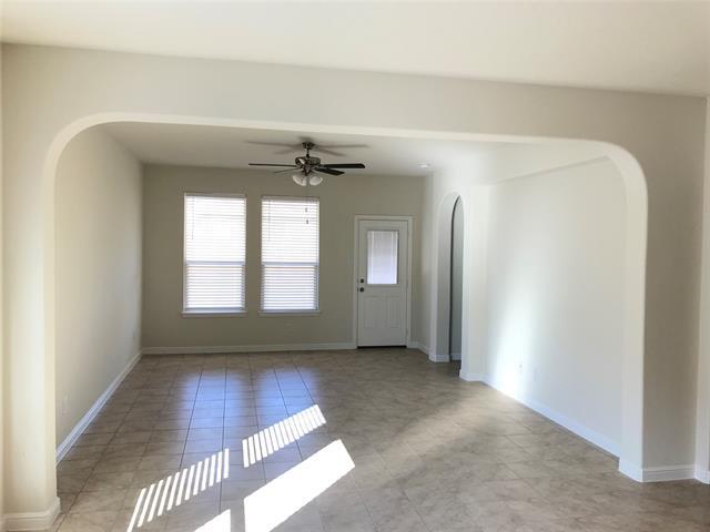 Building Photo - 216 Sunken Meadow Ct