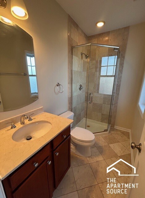 Building Photo - 2053 W Summerdale Ave