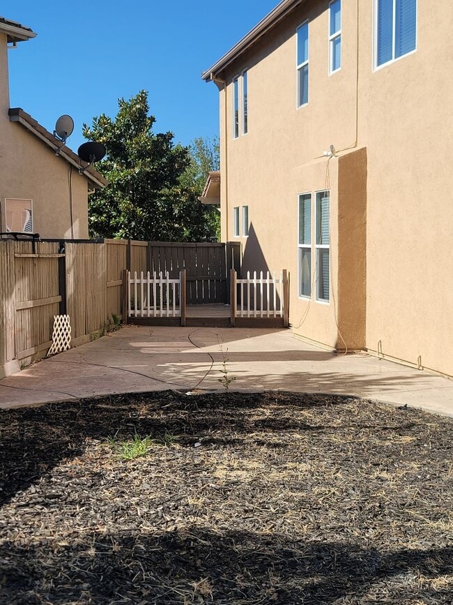Building Photo - North Natomas-  NEWLY REMODELED