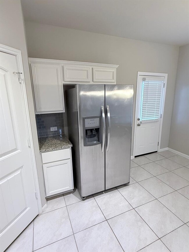 Building Photo - 13813 Geelong Dr