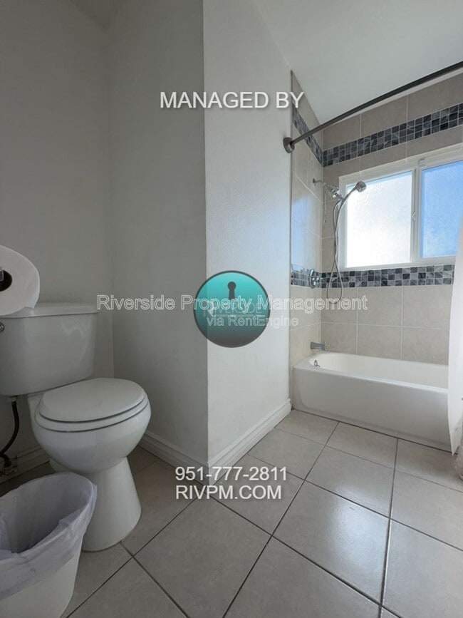 Building Photo - 9817 Olive St