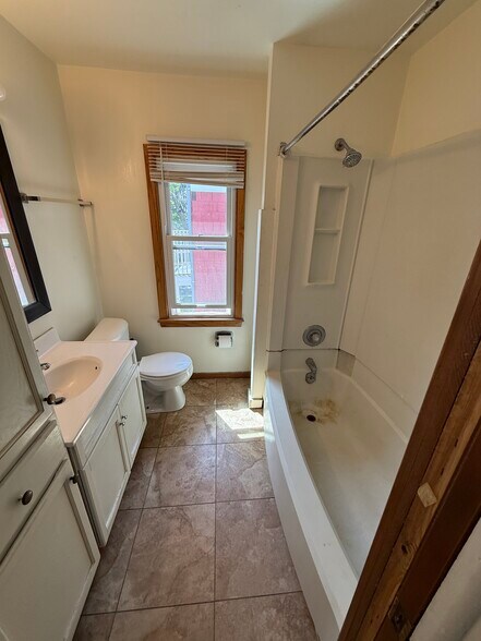 Building Photo - 906 Vine St