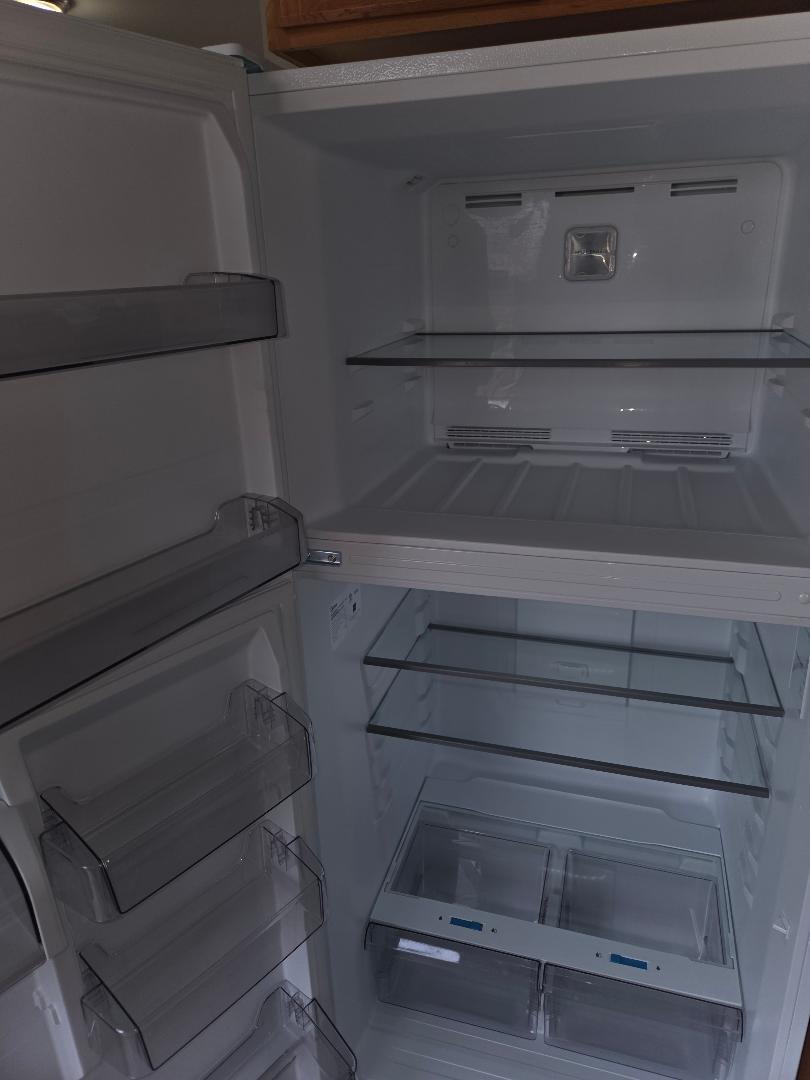 New Fridge - 400 Echo Ln