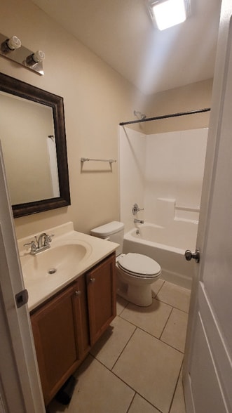 Building Photo - 205 S Bentley St