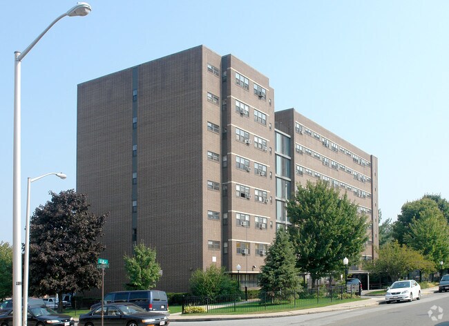Primary Photo - 353 Elm St