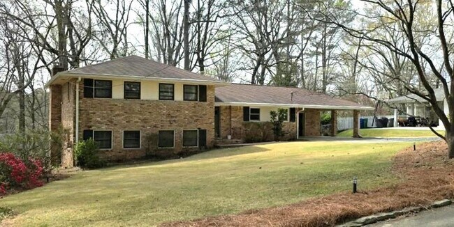 Building Photo - 2457 Sunset Dr NE