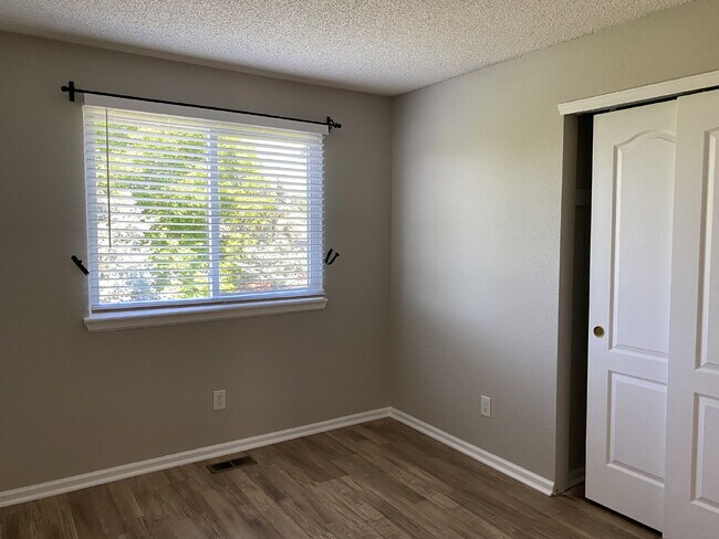 Building Photo - Highlands Ranch Home Available Now!