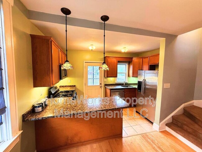 Building Photo - 2703 White Ave