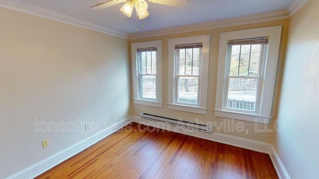 Building Photo - 3 Gables Pl