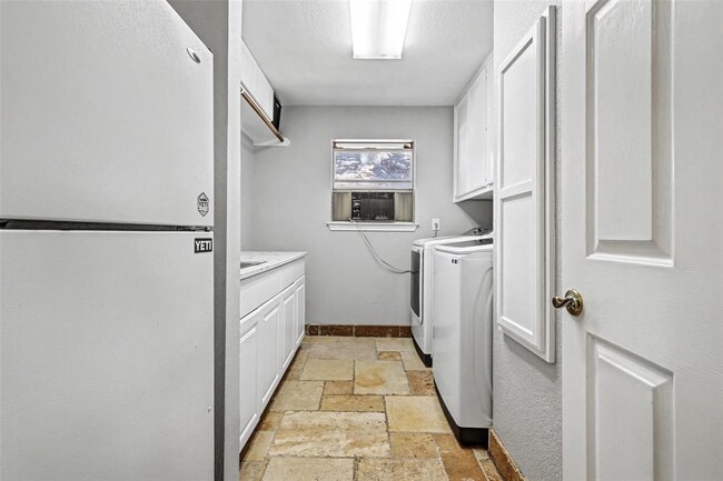 Building Photo - 3022 Addie Ln