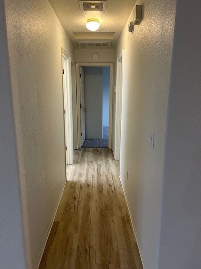 Building Photo - 3 Bedroom 2 Bath House