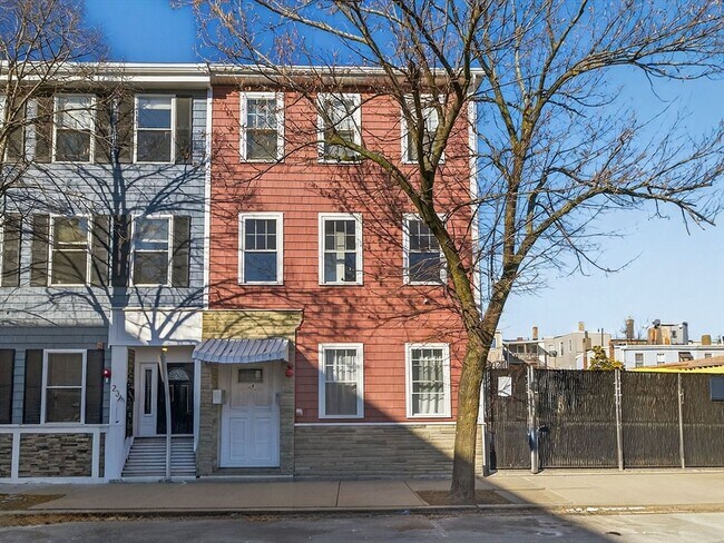 Building Photo - 238 Havre St