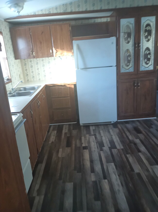 Building Photo - 4-144 Basden Rd