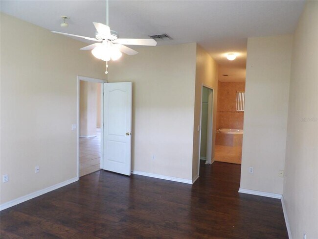 Building Photo - 3074 Bay Laurel Cir N