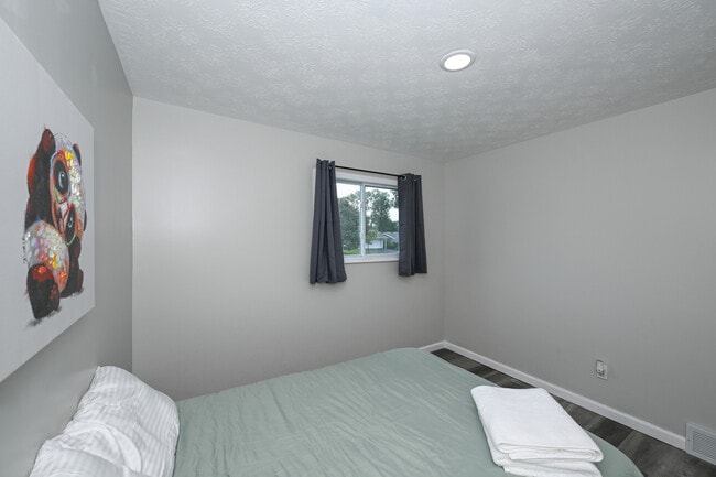 Building Photo - 5962 Kimberly Dr