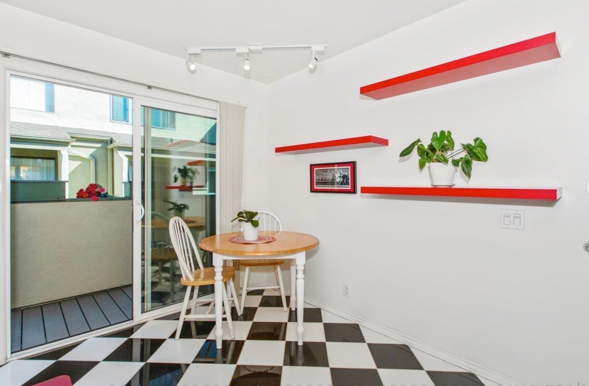 Building Photo - 3312 Caminito Eastbluff