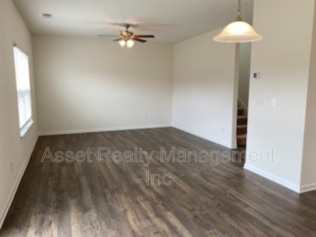 Building Photo - 12134 Evergreen Dr NE