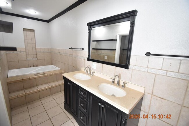 Building Photo - 3602 W Oklahoma Ave