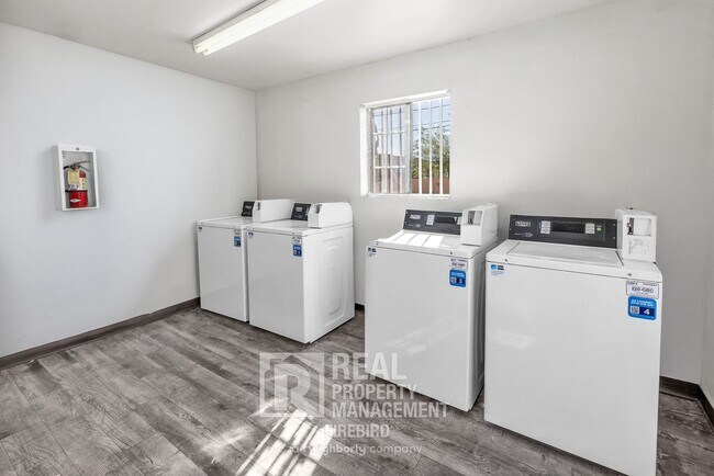 Building Photo - 45 N Phyllis-209