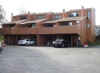Building Photo - 2161 Eastview Pl