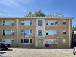 Building Photo - 7632.5 N Milwaukee Ave