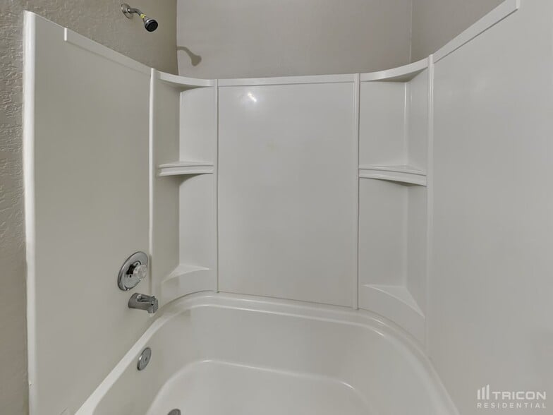 Building Photo - 13271 Cipresso Palco