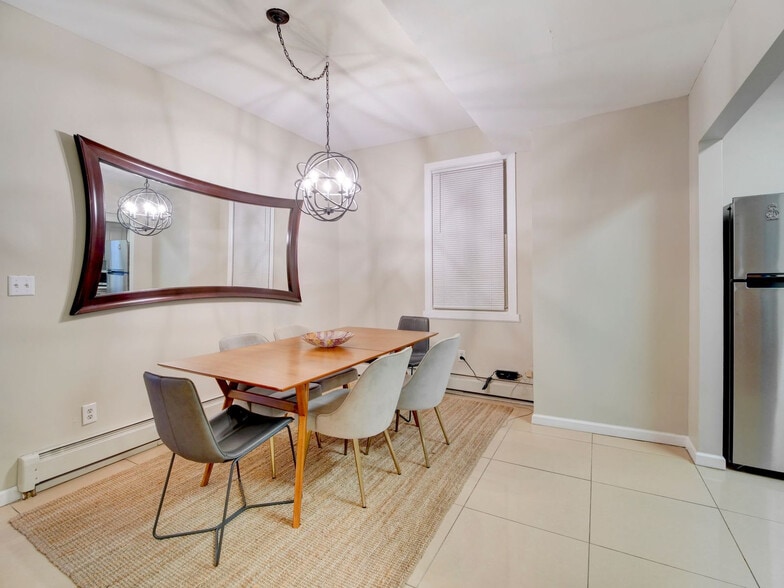 Building Photo - 24 Britton St