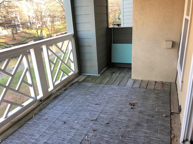 Building Photo - 19827 Henderson Rd